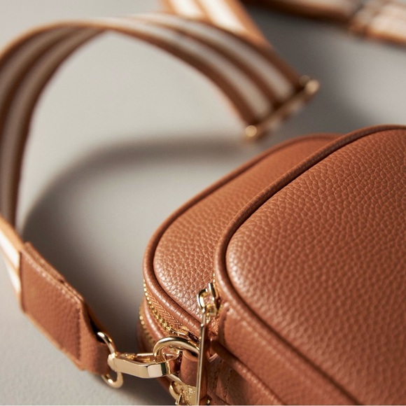 N W/DUST BAG. Mai-Lili-Josephine sold @ANTHROPOLOGY. Crossbody Bag, two straps. - Picture 12 of 14